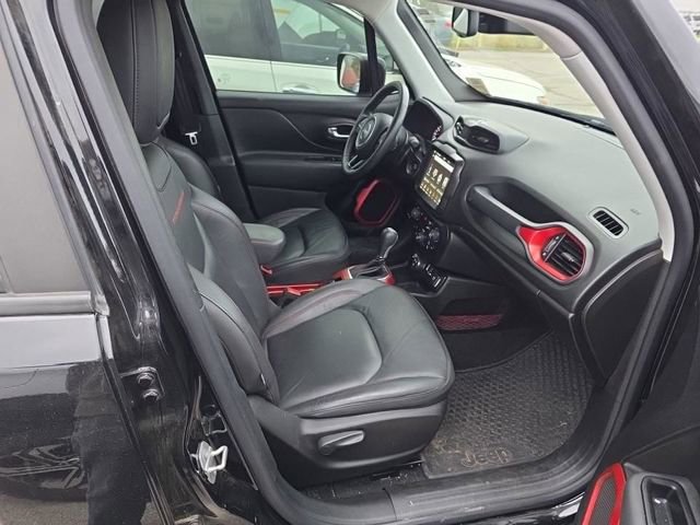 Used 2022 Jeep Renegade Trailhawk image 6