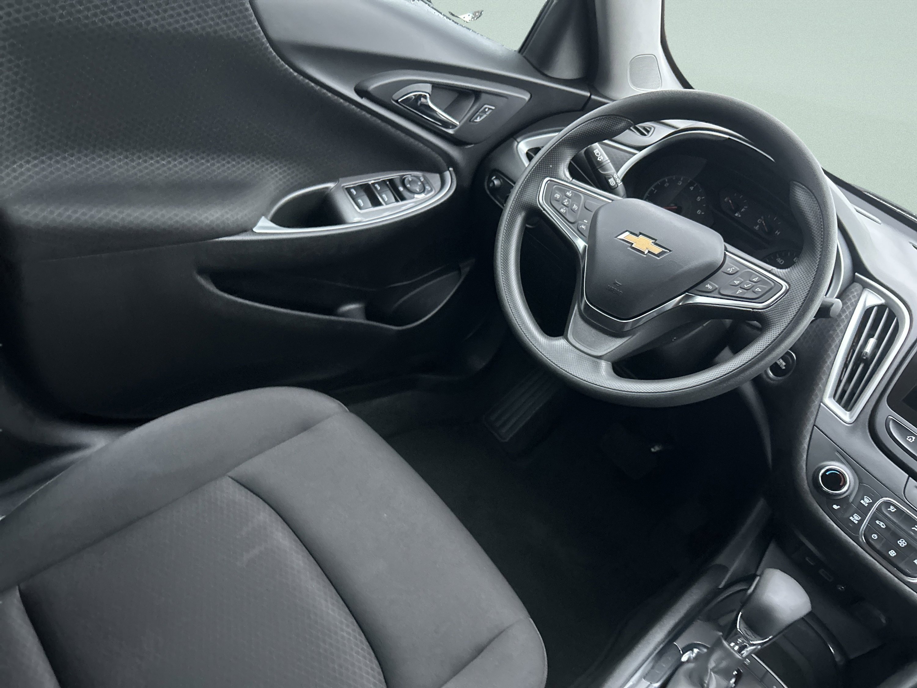 Used 2024 Chevrolet Malibu LT image 20