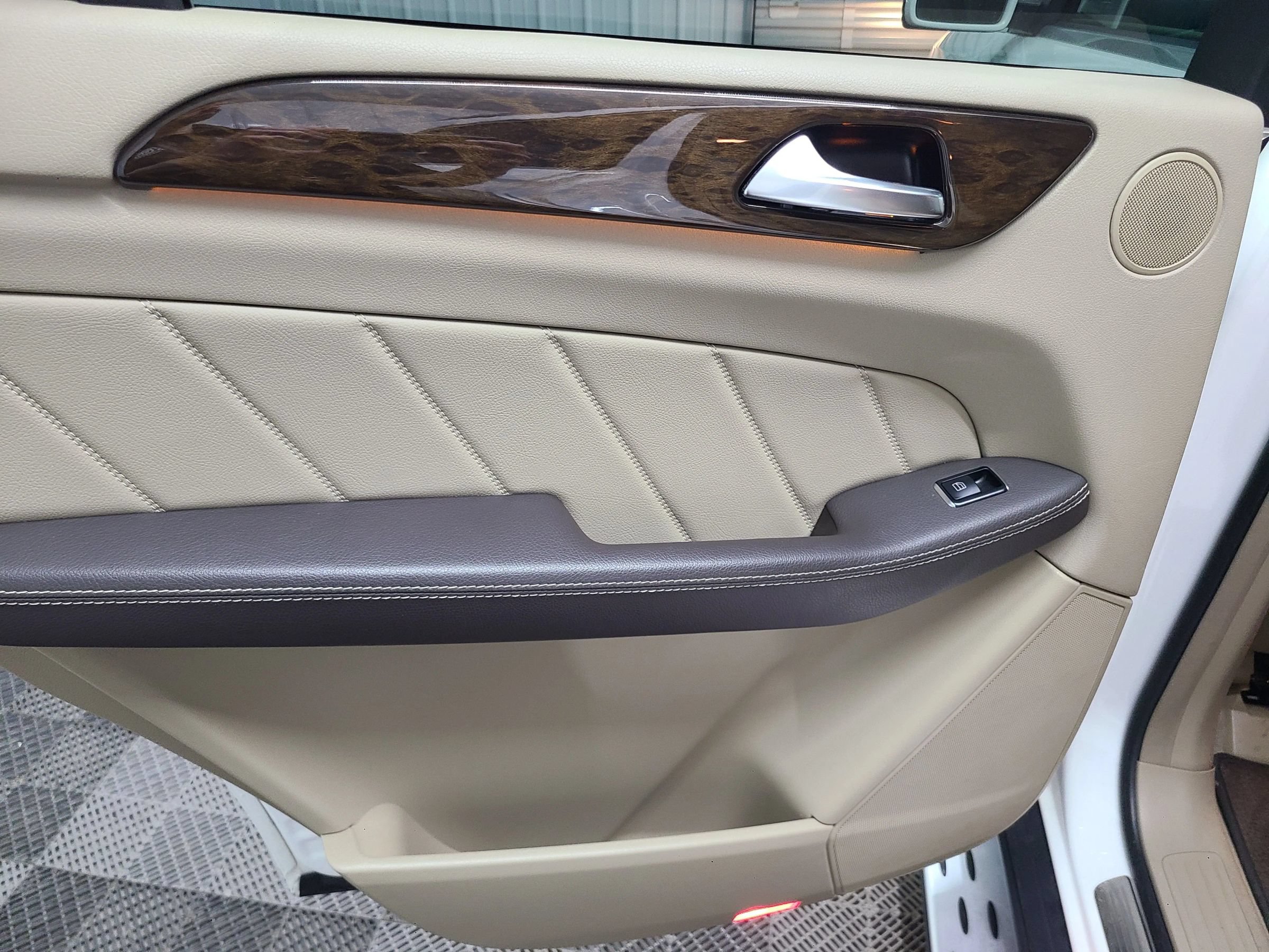 Used 2016 Mercedes-Benz GL 450 4MATIC image 35