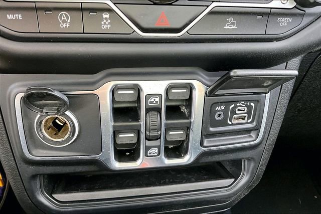 Used 2020 Jeep Gladiator Sport w/ Quick Order Package 24S AWD/4WD image 17