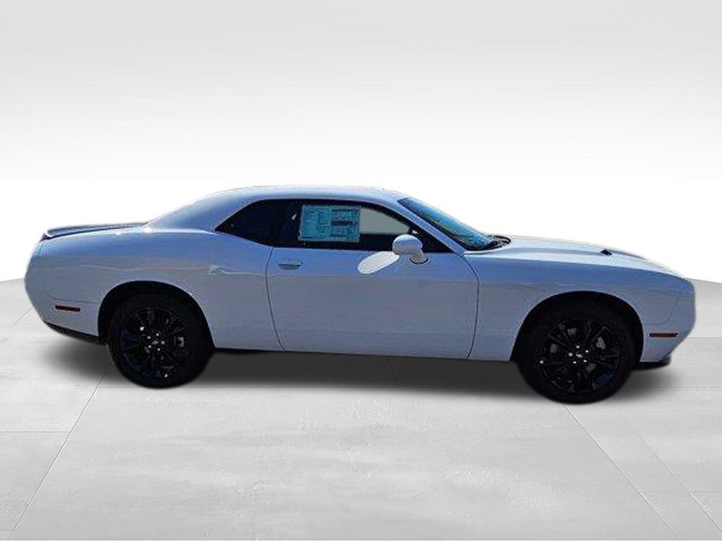 New 2023 Dodge Challenger SXT w/ Blacktop Package AWD/4WD image 17