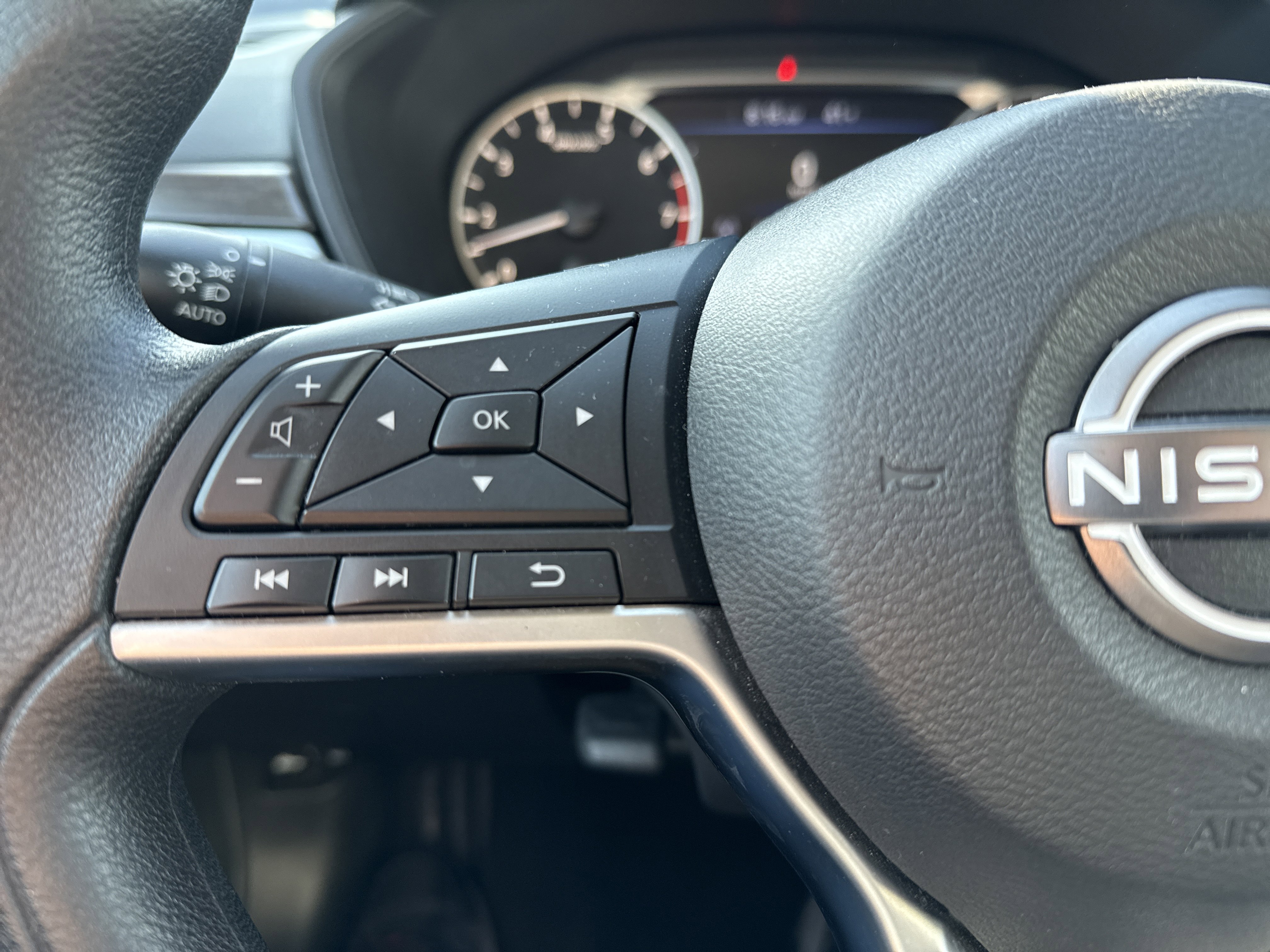 Used 2023 Nissan Altima 2.5 SV AWD/4WD image 18