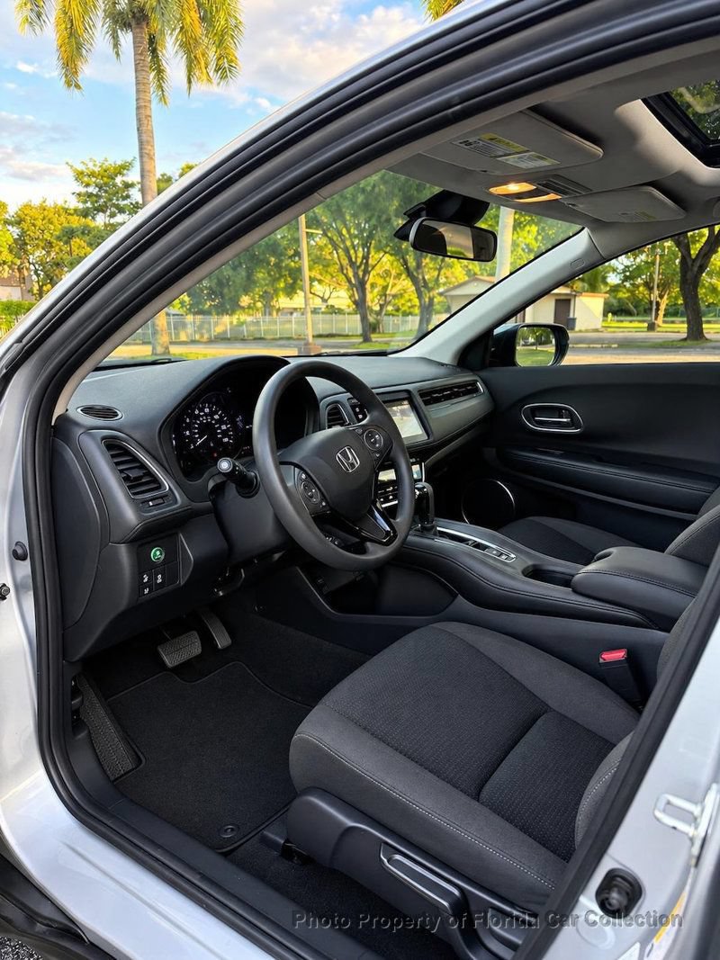 Used 2022 Honda HR-V EX image 9