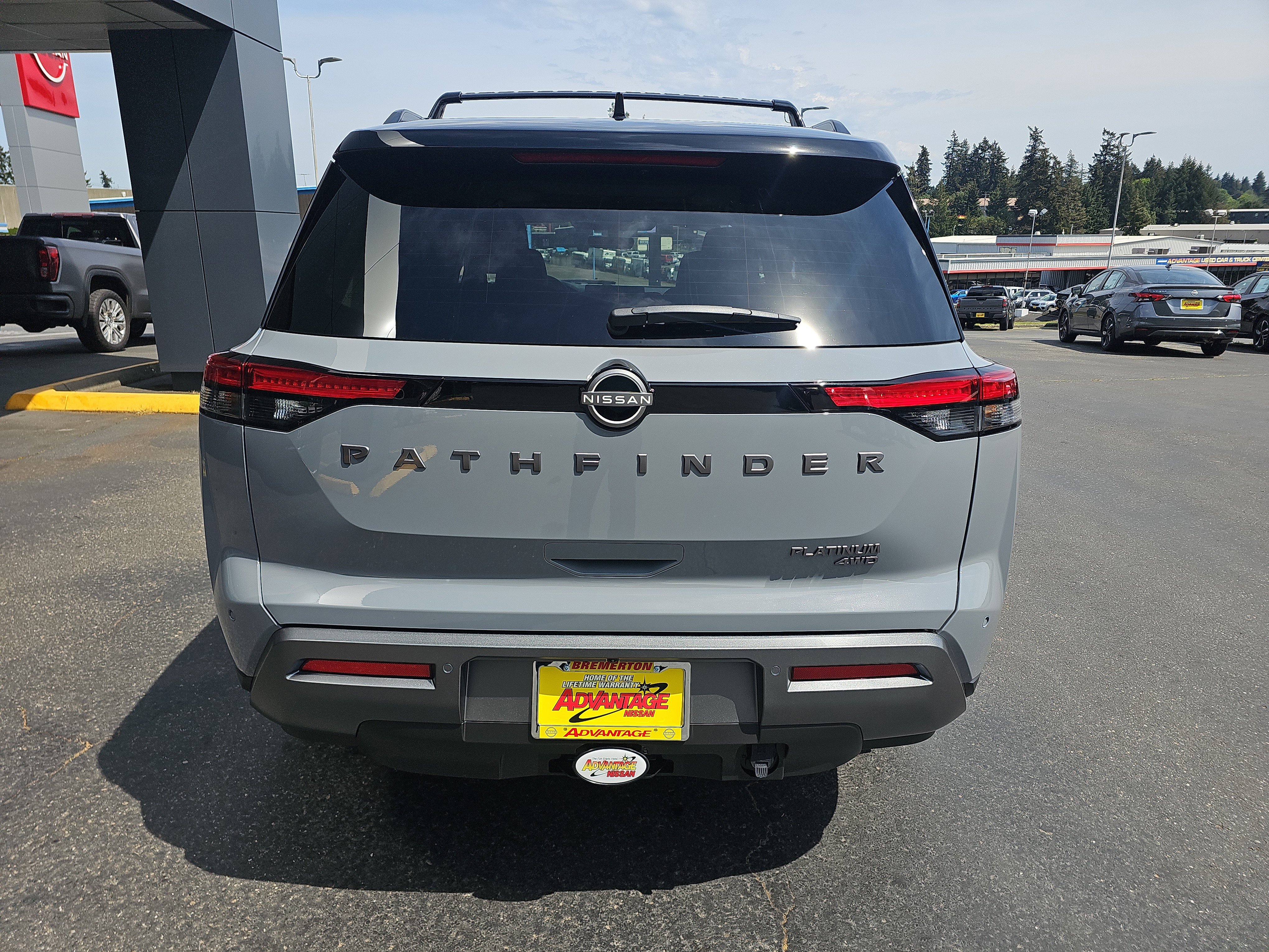 New 2026 Nissan Pathfinder Platinum AWD/4WD image 4