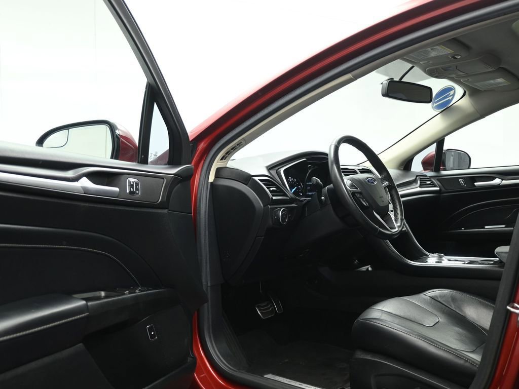 Certified 2017 Ford Fusion Energi Titanium image 9