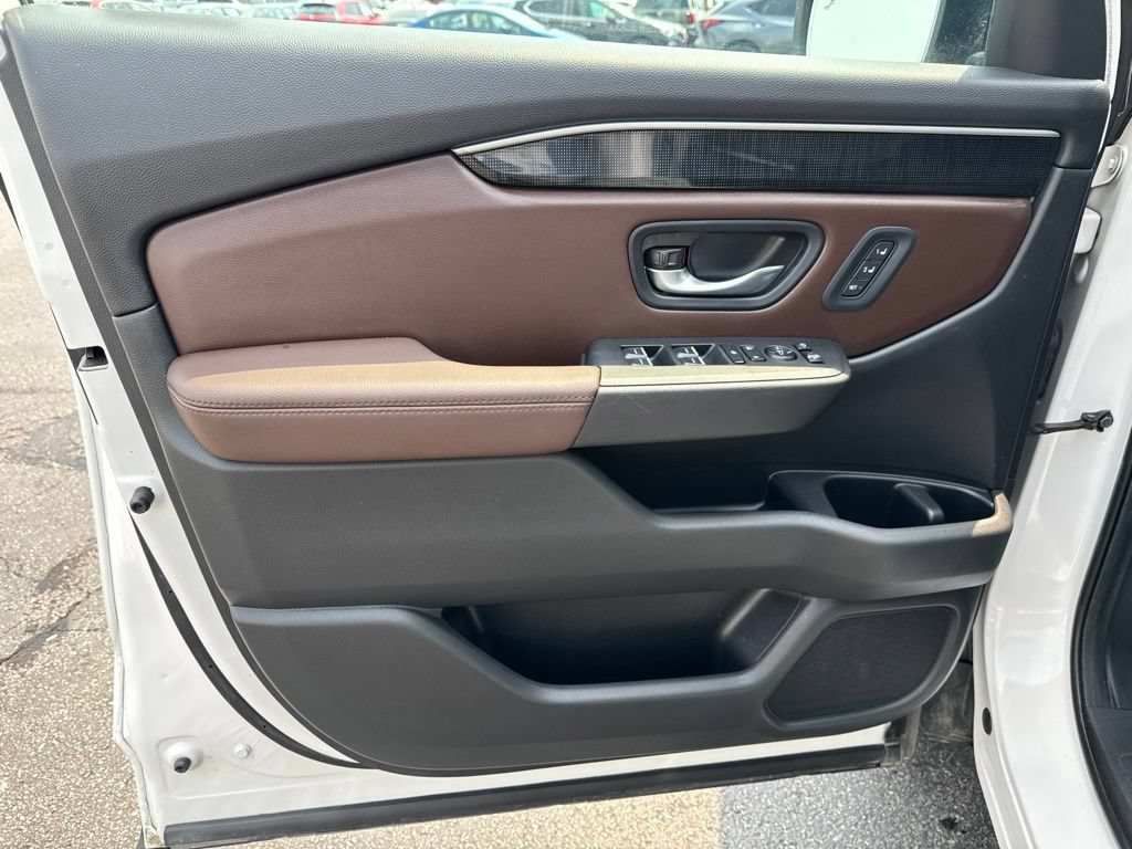 Used 2025 Honda Pilot Elite image 34