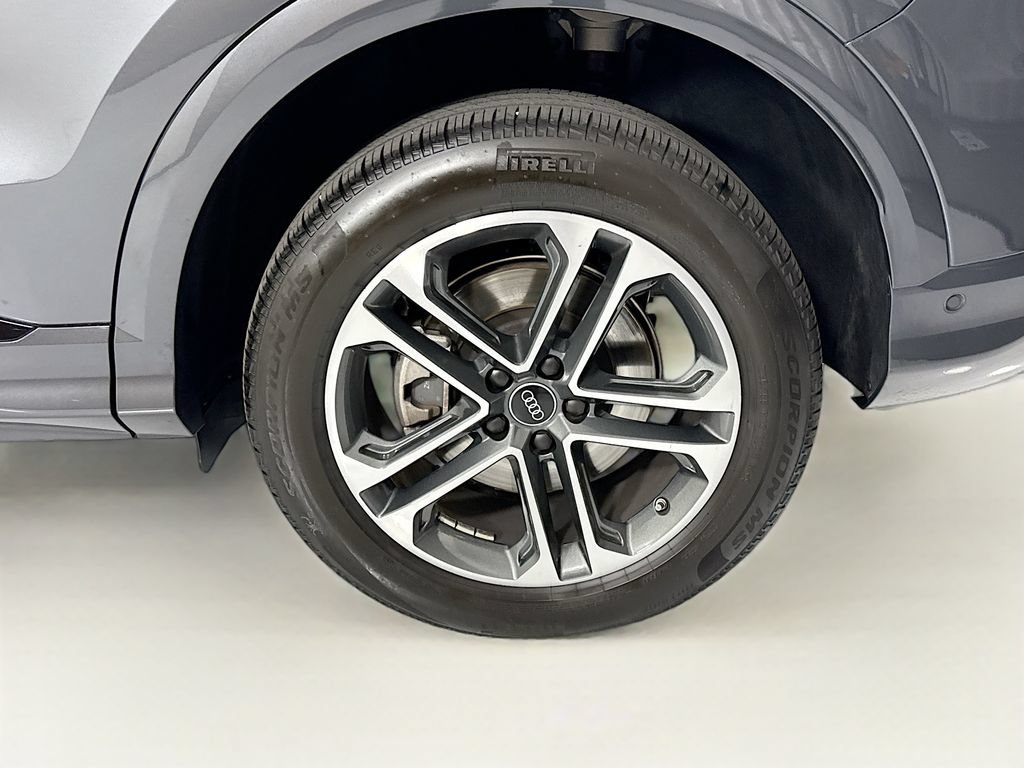 Certified 2025 Audi Q5 Premium w/ Convenience Package AWD/4WD image 32