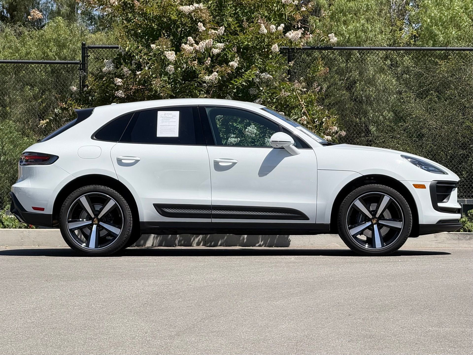 Used 2026 Porsche Macan AWD/4WD image 8