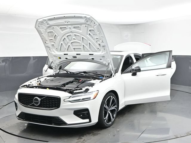 Used 2025 Volvo S60 B5 Plus FWD image 52