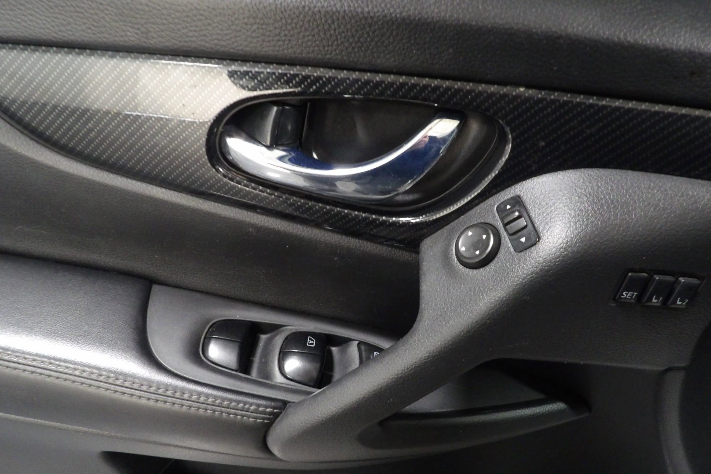 Used 2018 Nissan Rogue SL image 9