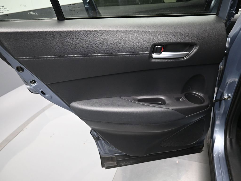 Used 2024 Toyota Corolla Cross XSE w/ Convenience Package image 31