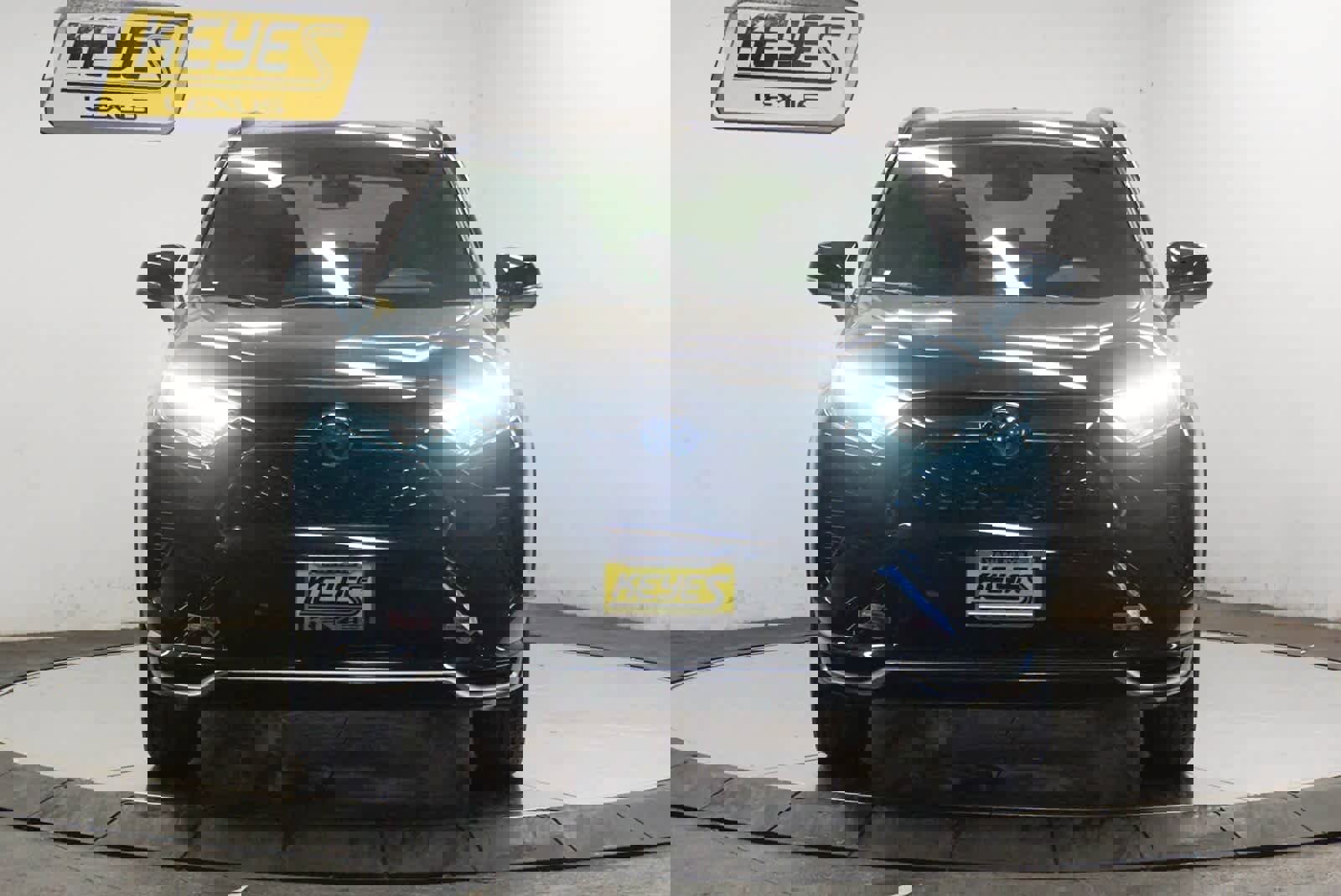 Used 2024 Toyota RAV4 SE image 6