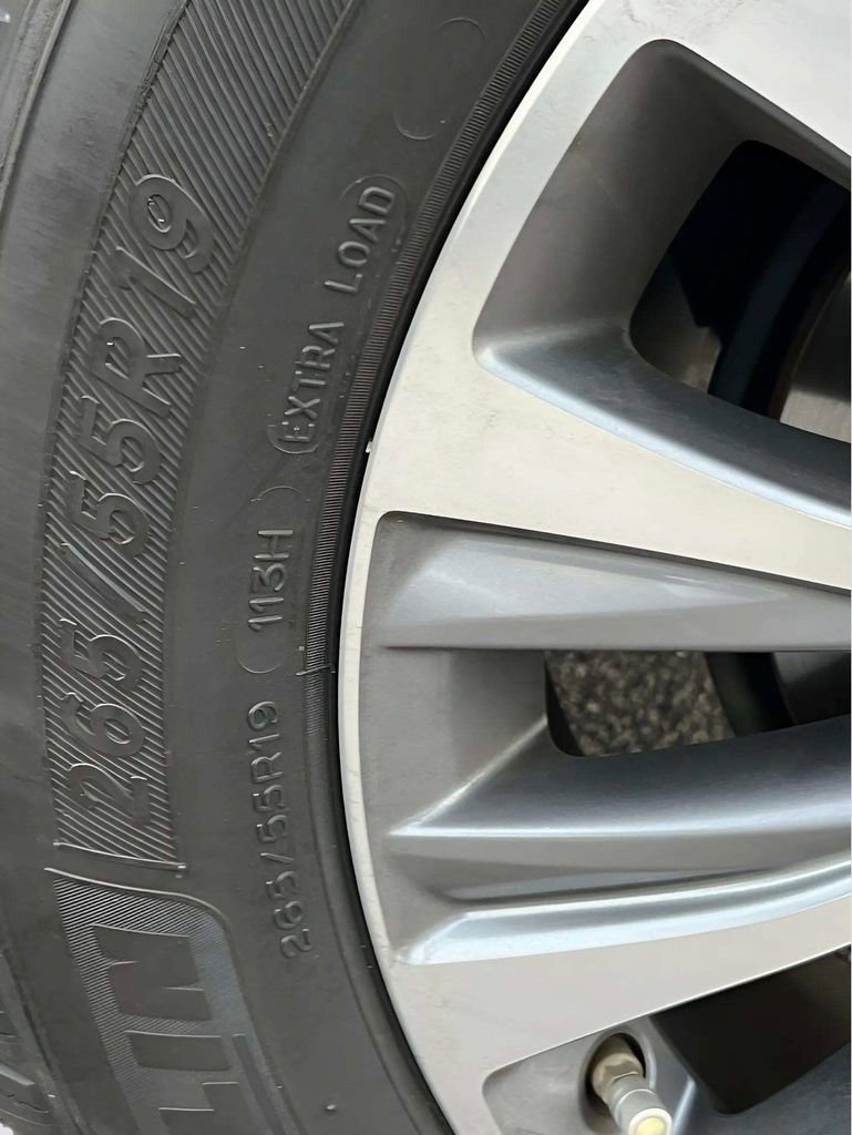 Used 2023 Lexus GX 460 Luxury w/ Accessory Package image 32