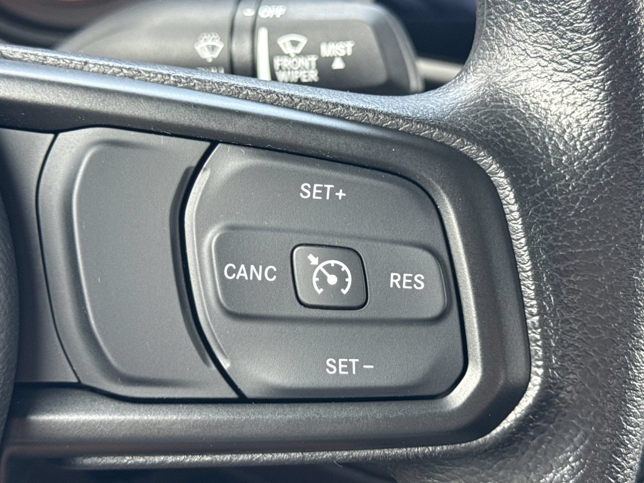 Used 2025 Jeep Gladiator Sport AWD/4WD image 26
