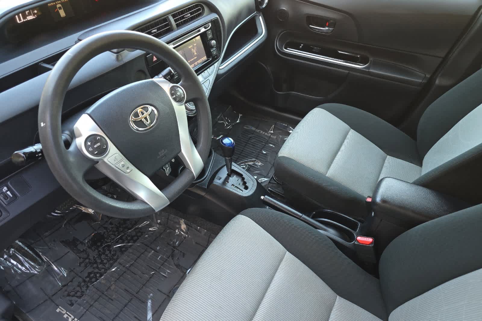Used 2016 Toyota Prius C Two FWD image 11