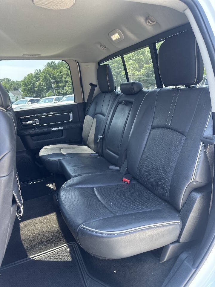 Used 2014 RAM 1500 Limited RWD image 28