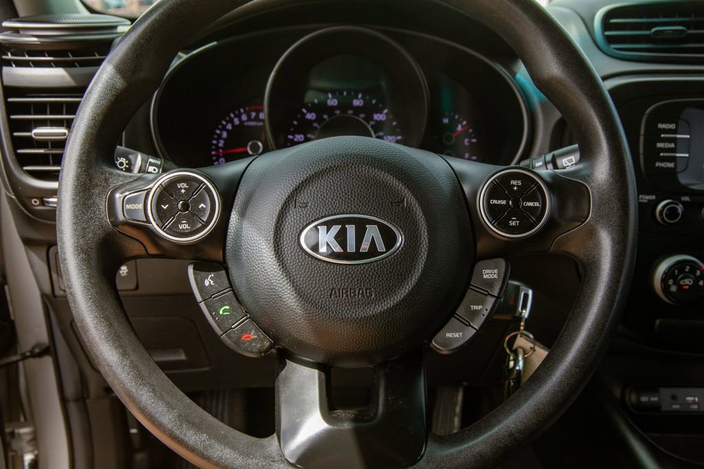 Used 2019 Kia Soul FWD image 16