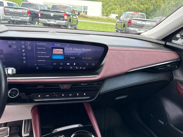 Used 2024 Buick Envision Sport Touring AWD/4WD image 18