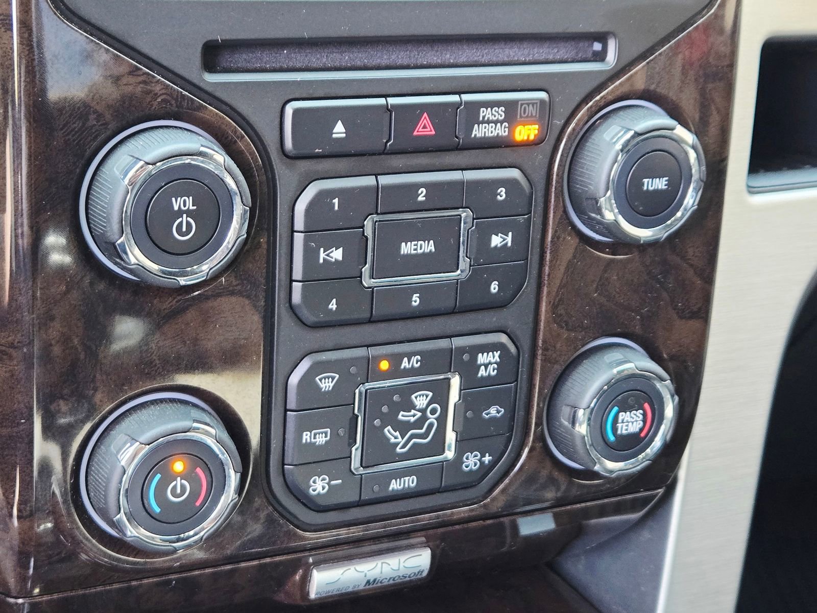 Used 2014 Ford F150 Platinum AWD/4WD image 18