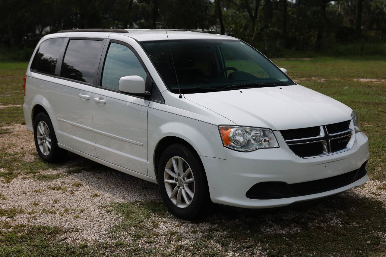 Used 2016 Dodge Grand Caravan SXT w/ Rear Park Assist Package FWD image 15