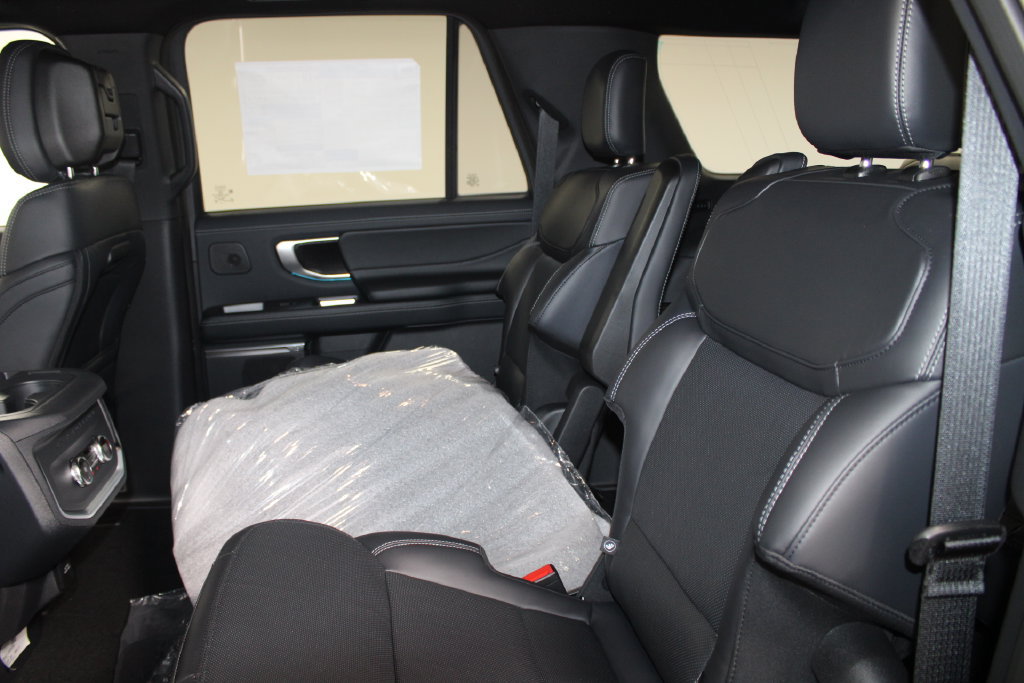 New 2027 Ford Expedition Max Platinum w/ Stealth Appearance Package AWD/4WD image 17