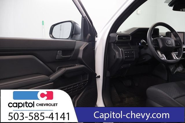 Used 2026 Toyota 4Runner SR5 AWD/4WD image 9