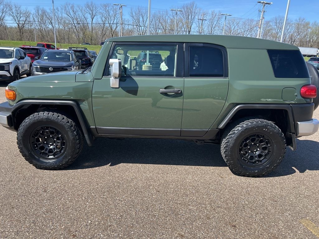 Used 2013 Toyota FJ Cruiser 4WD w/ Convenience Pkg image 4