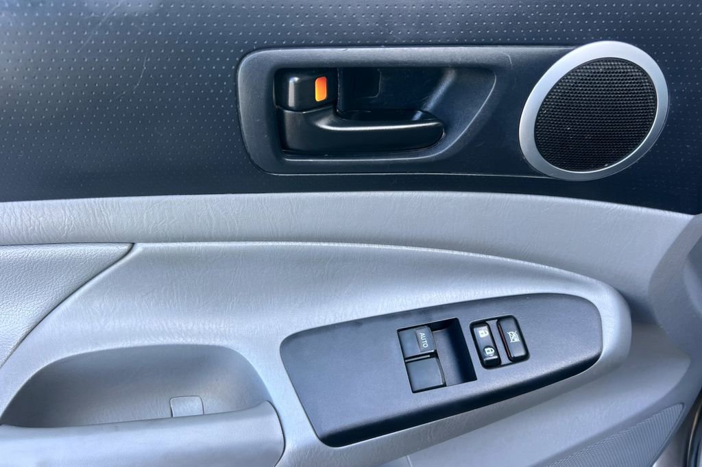 Used 2013 Toyota Tacoma PreRunner w/ TRD Off-Road Pkg RWD image 14