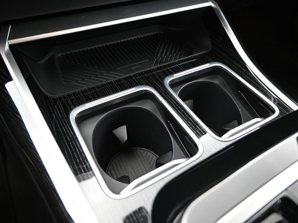 Used 2025 BMW 740i image 16