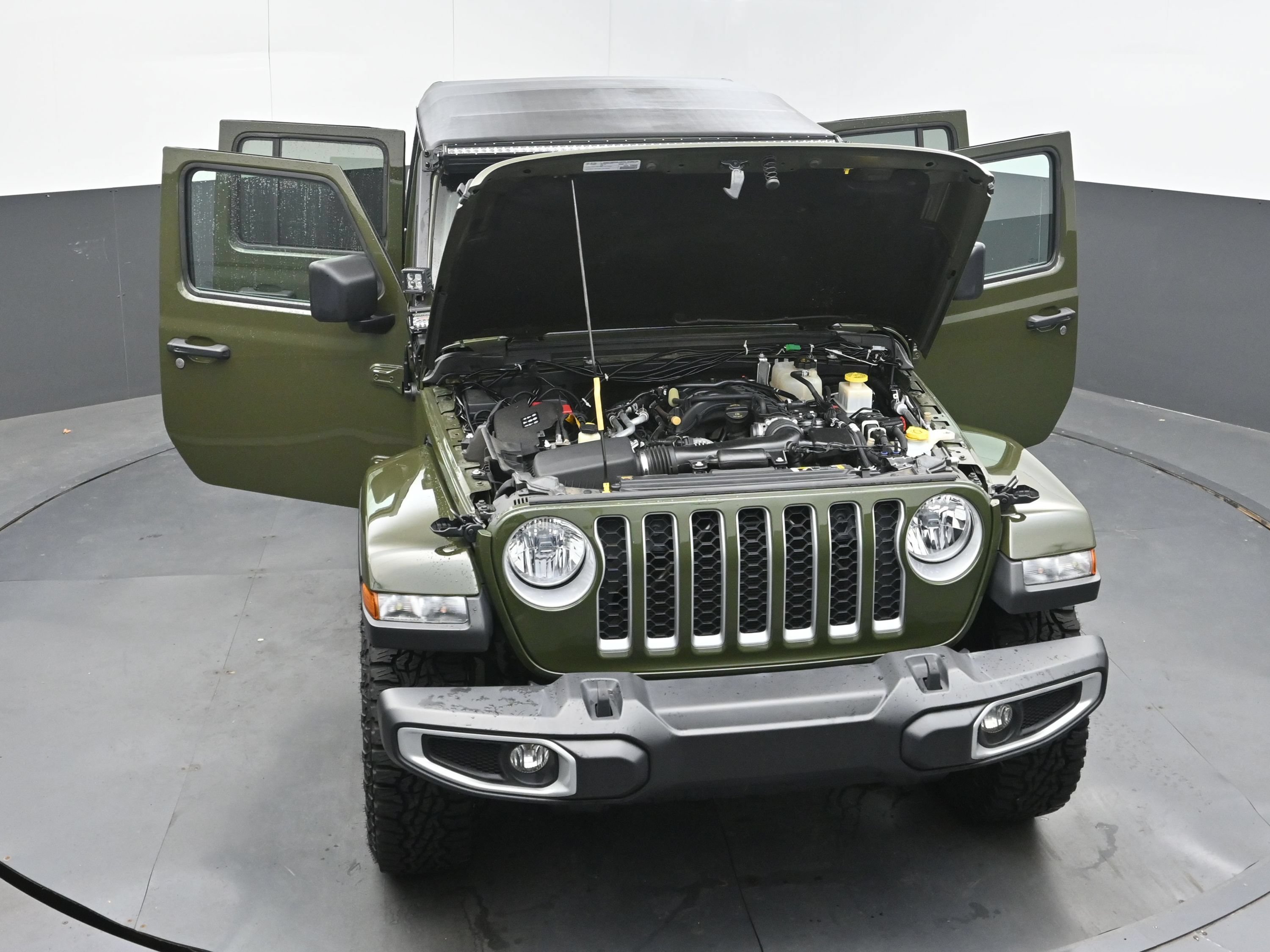Used 2023 Jeep Gladiator Overland AWD/4WD image 40