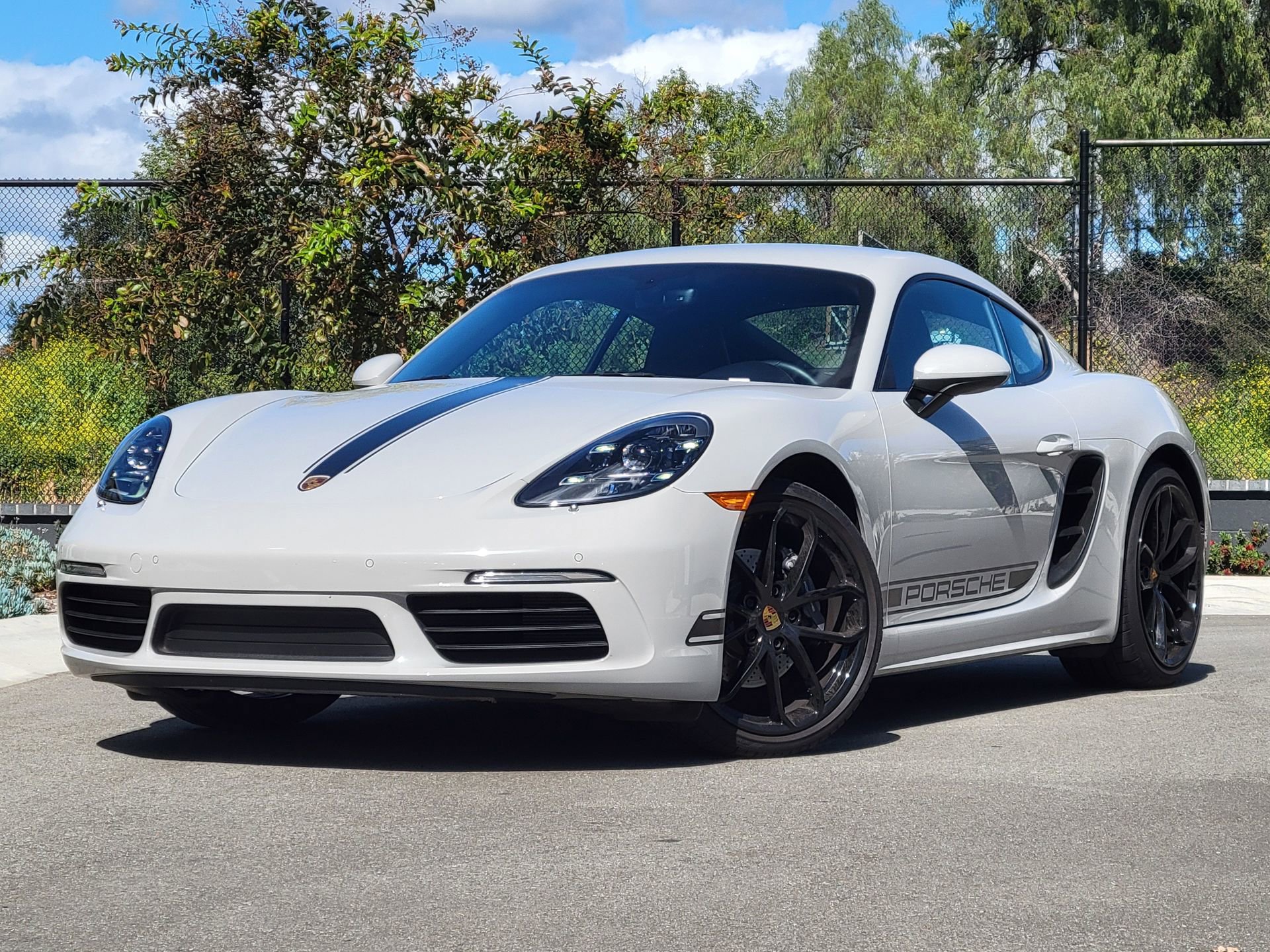 Used 2024 Porsche 718 Cayman image 1