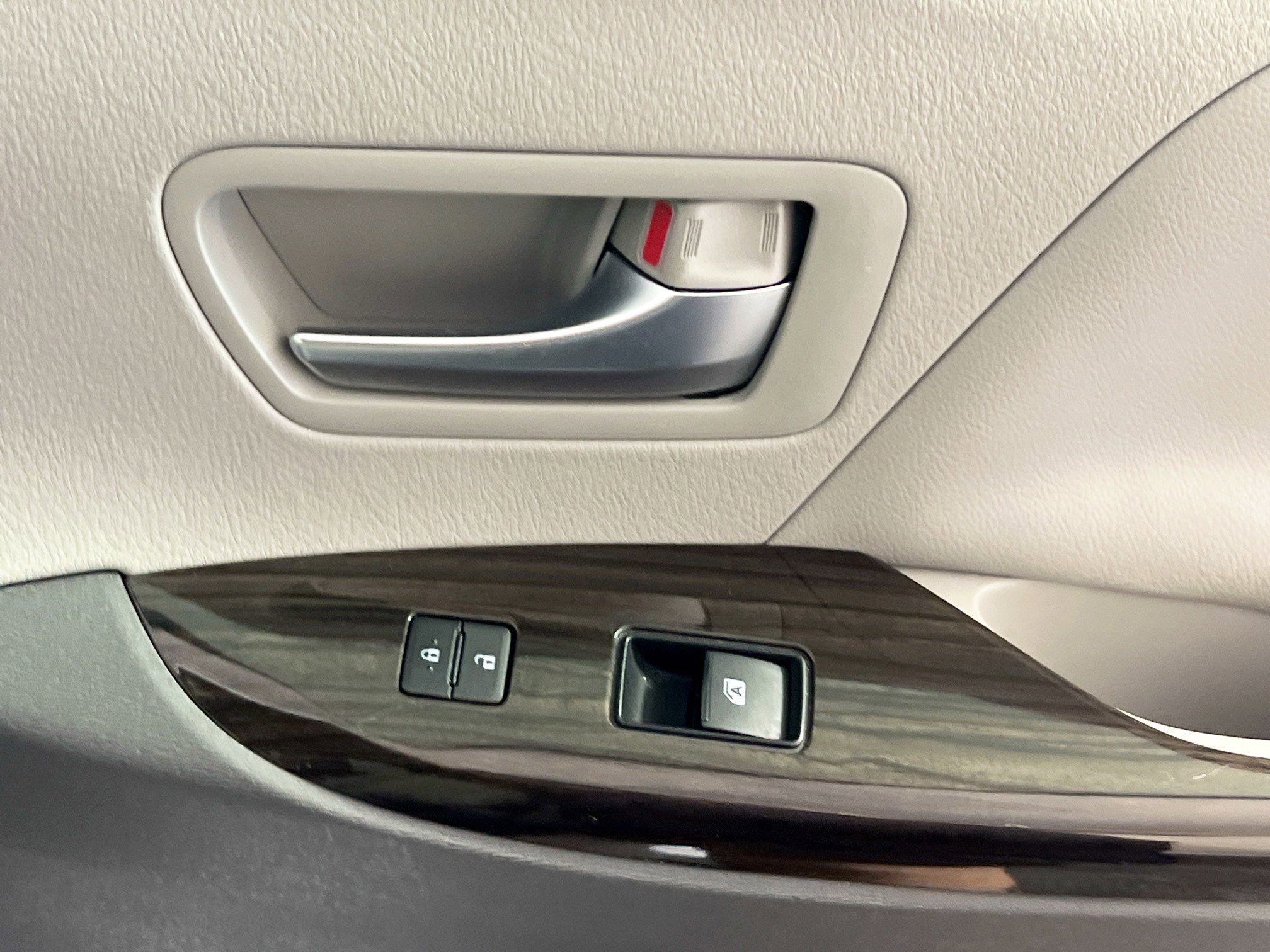 Used 2020 Toyota Sienna XLE image 31
