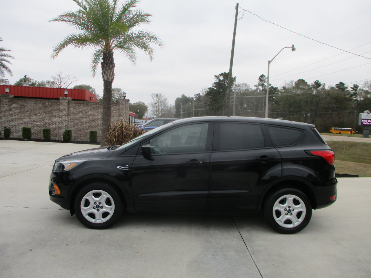Used 2019 Ford Escape S image 17