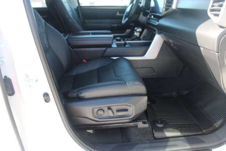 Used 2024 Toyota Tundra Limited AWD/4WD image 20