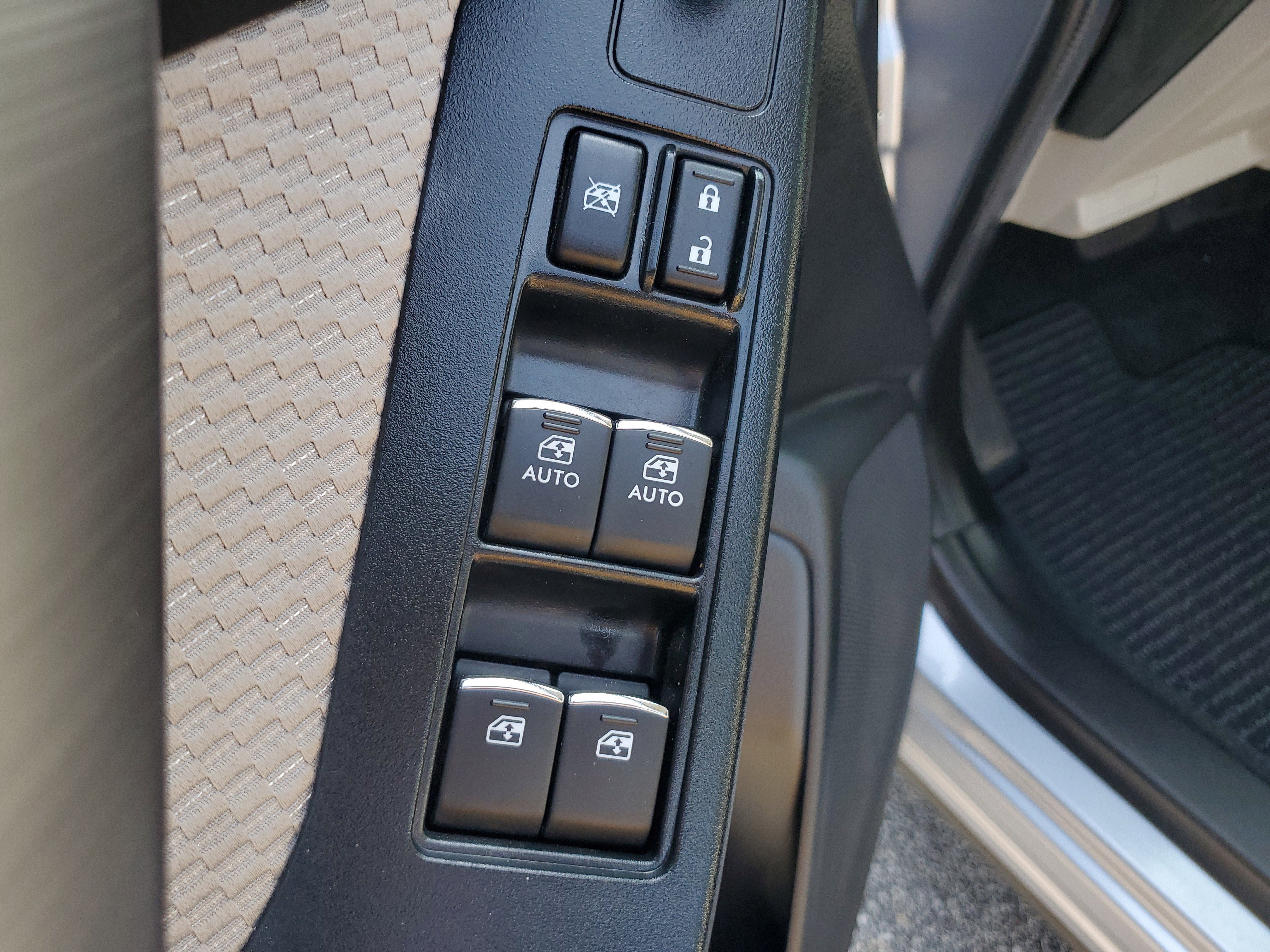 Used 2017 Subaru Forester 2.5i Premium AWD/4WD image 18