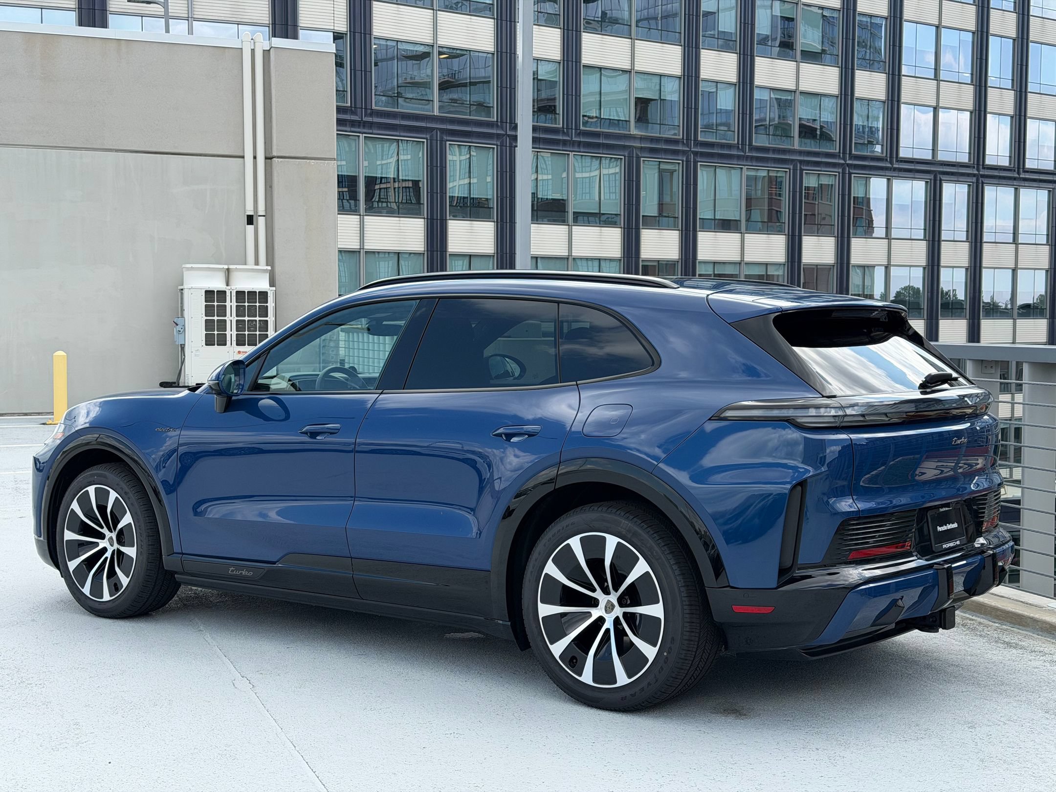New 2026 Porsche Cayenne Turbo Electric AWD/4WD image 3