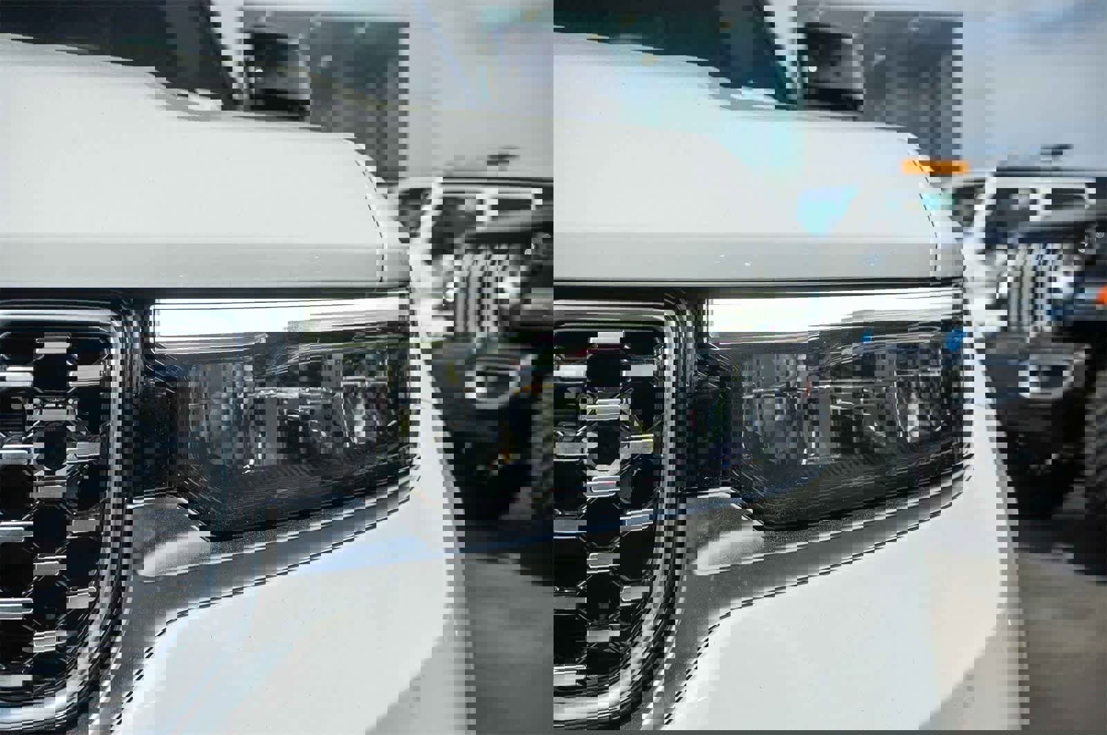 Used 2022 Jeep Grand Cherokee Summit w/ Advanced Protech Group IV image 8