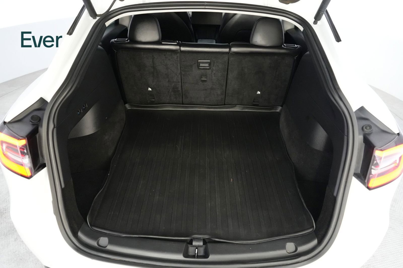 Used 2022 Tesla Model Y Performance image 8