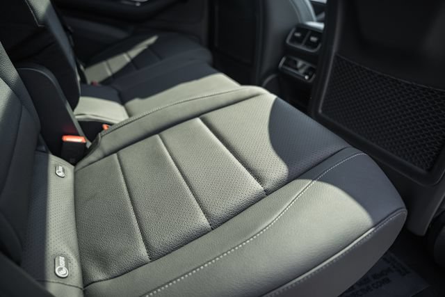 New 2026 Mercedes-Benz GLS 450 4MATIC image 34