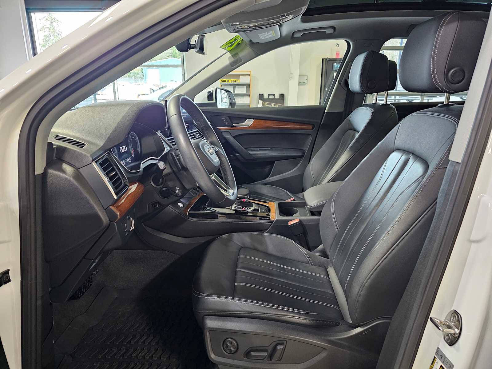 Used 2023 Audi Q5 2.0T Premium Plus w/ Premium Plus Package AWD/4WD image 23