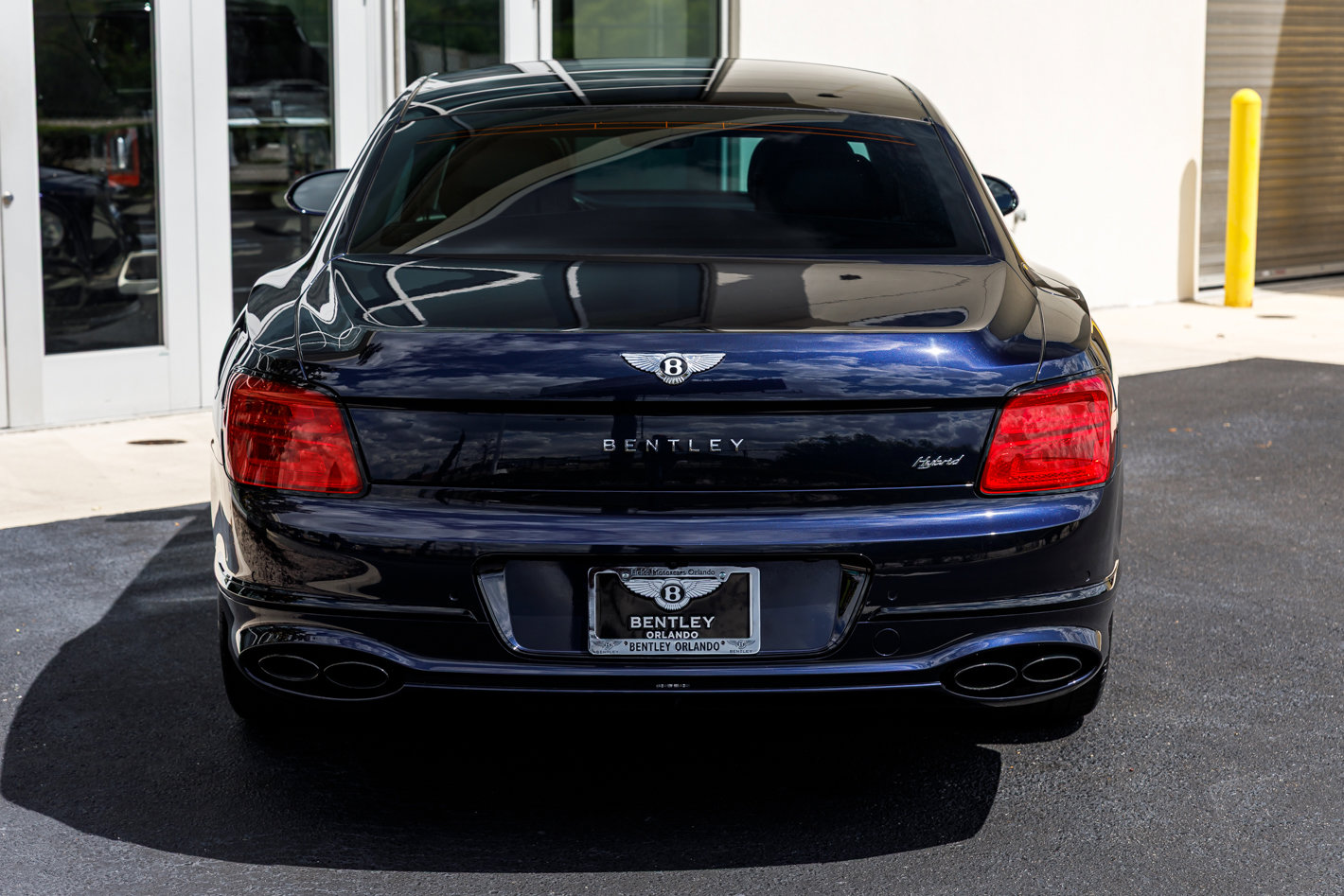 Used 2023 Bentley Flying Spur Azure AWD/4WD image 9