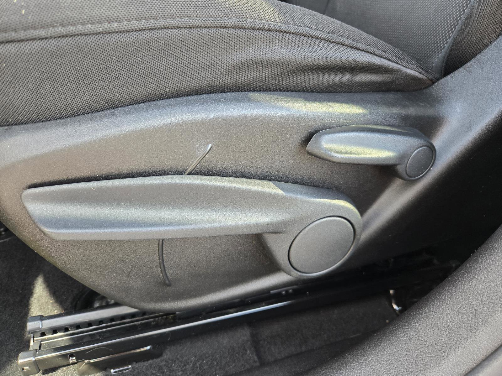 Certified 2016 Jeep Renegade Latitude image 23