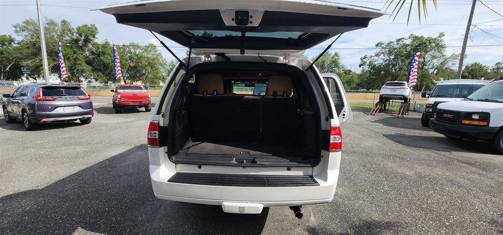 Used 2012 Lincoln Navigator 2WD image 31