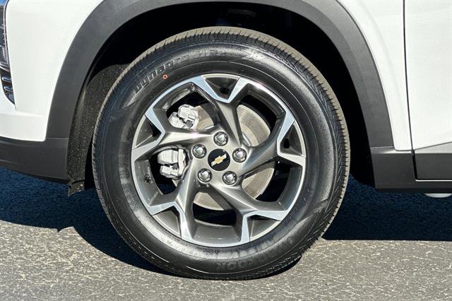 New 2026 Chevrolet Trax LT w/ Driver Confidence Package image 32
