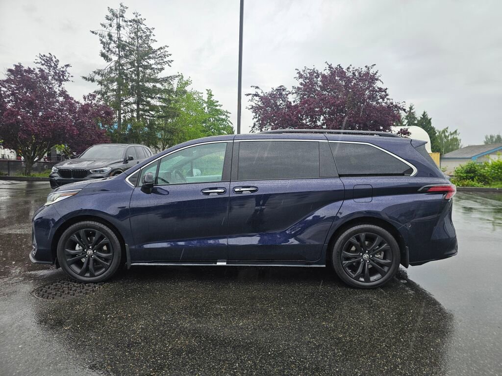 Used 2022 Toyota Sienna FWD image 4