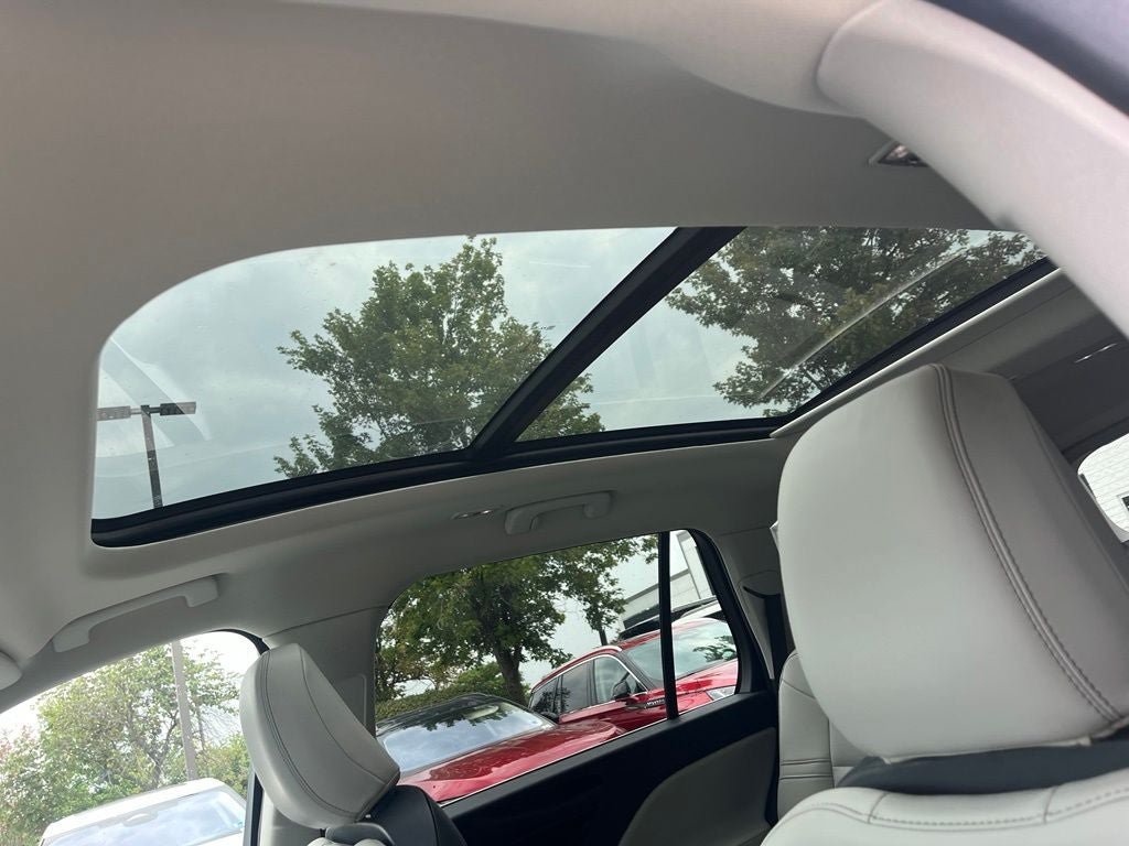 Certified 2025 Lincoln Aviator AWD image 35