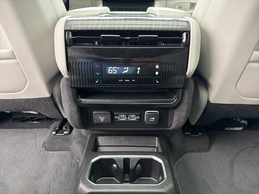 Used 2022 Jeep Wagoneer Series III w/ Premium Group I image 29