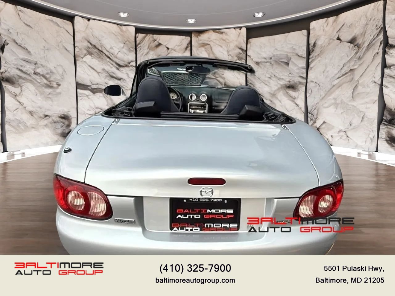 Used 2004 MAZDA MX-5 Miata w/ Cloth Azure Blue Pkg RWD image 19