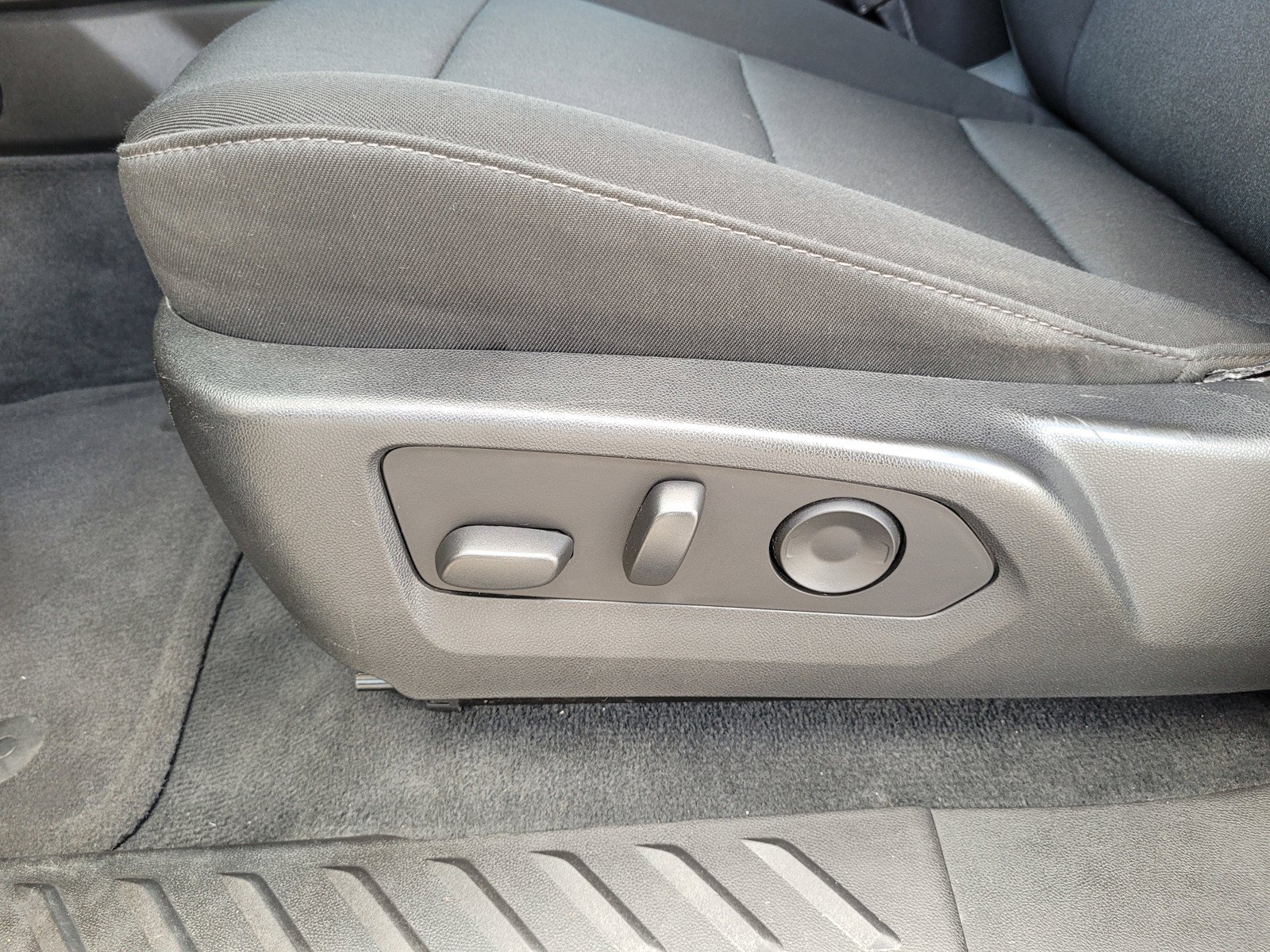 Used 2023 Chevrolet Colorado Trail Boss w/ Advanced Trailering Package AWD/4WD image 11