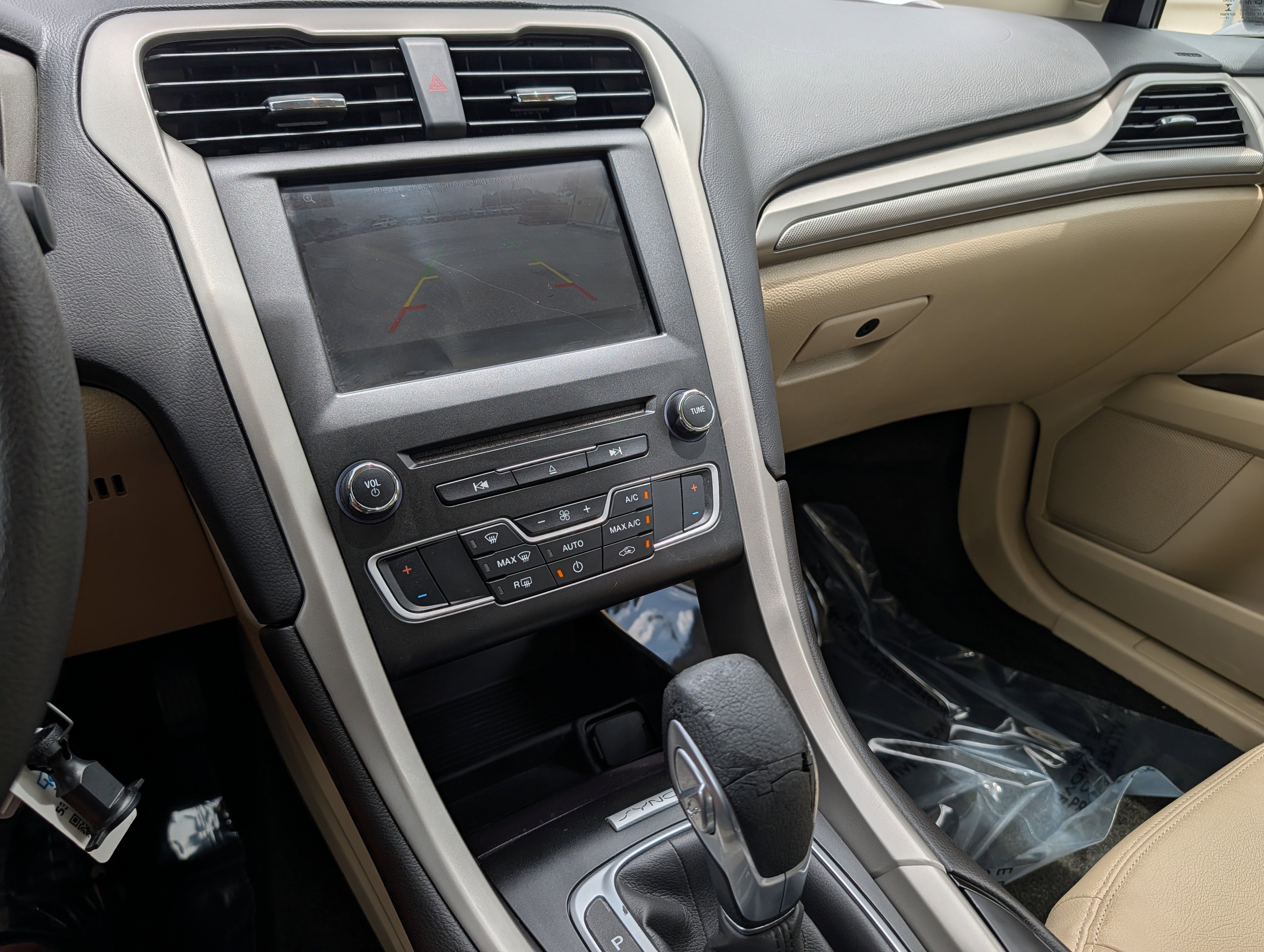 Used 2016 Ford Fusion SE FWD image 28